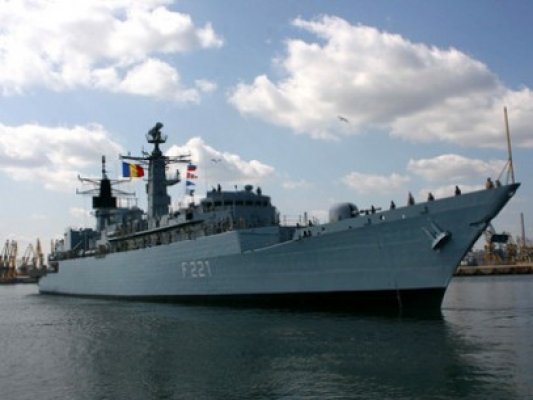 Fregata Regele Ferdinand a acordat ajutor unei nave vulnerabile în Oceanul Indian